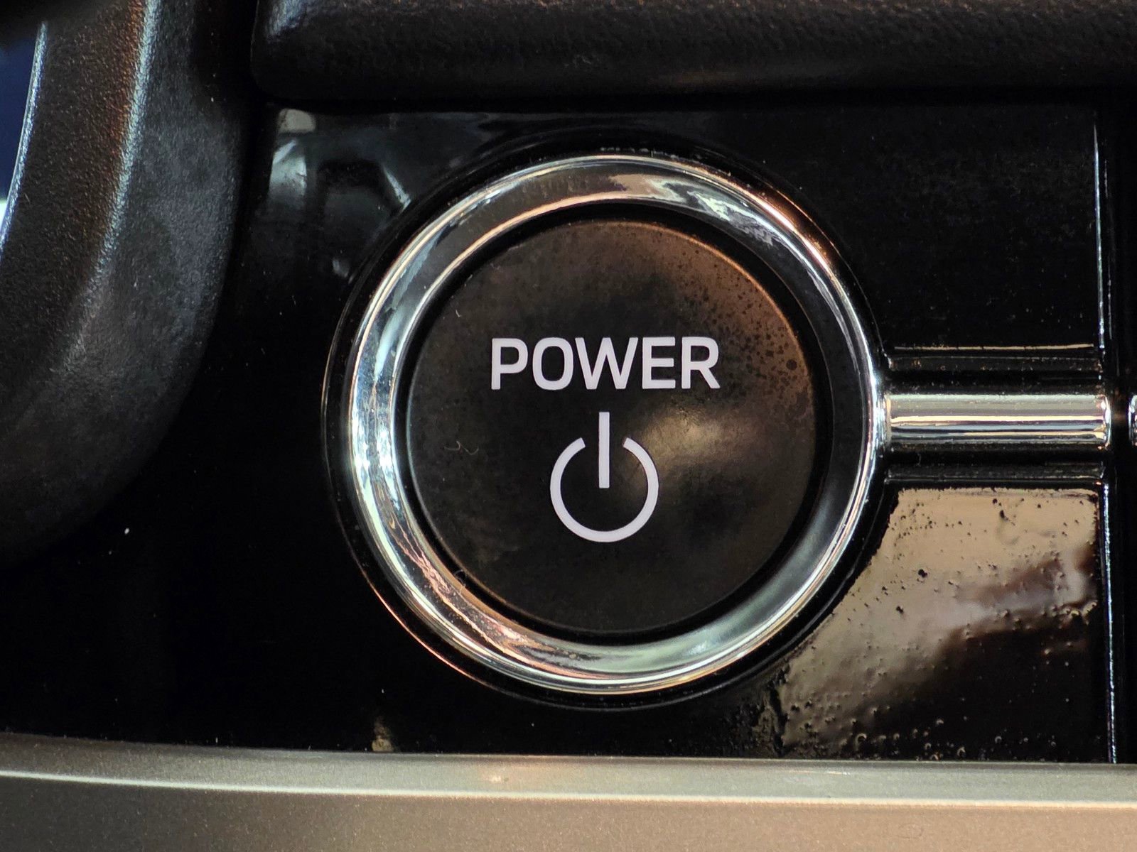 Used 2024 Mitsubishi Outlander SEL image 32