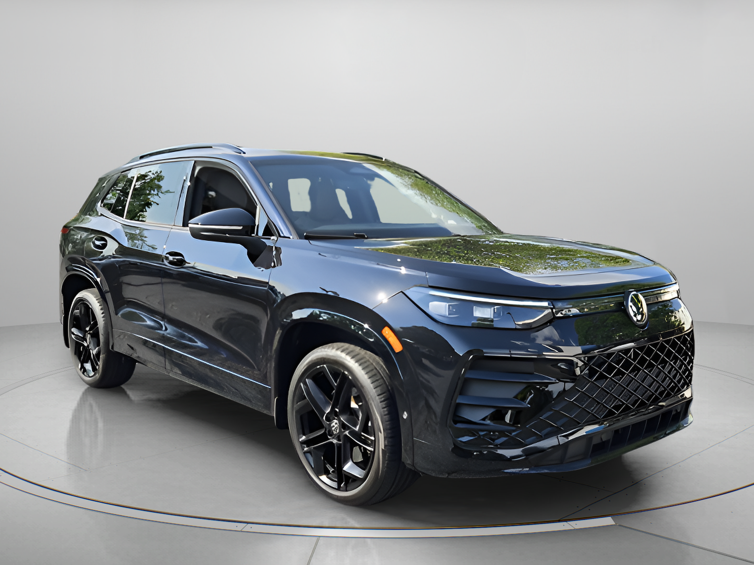 Used 2025 Volkswagen Tiguan SE R-Line AWD/4WD image 7