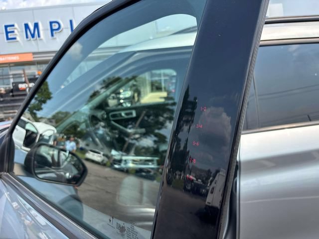Used 2022 Ford Explorer XLT w/ Equipment Group 202A AWD/4WD image 12