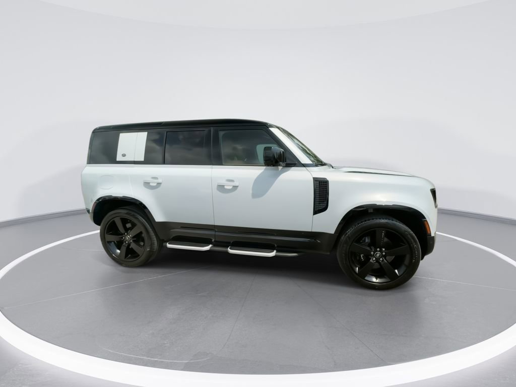 Used 2023 Land Rover Defender 110 V8 image 13