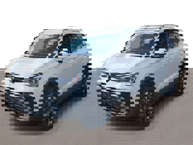 Certified 2025 Volkswagen Taos SE w/ Panoramic Sunroof Package image 2