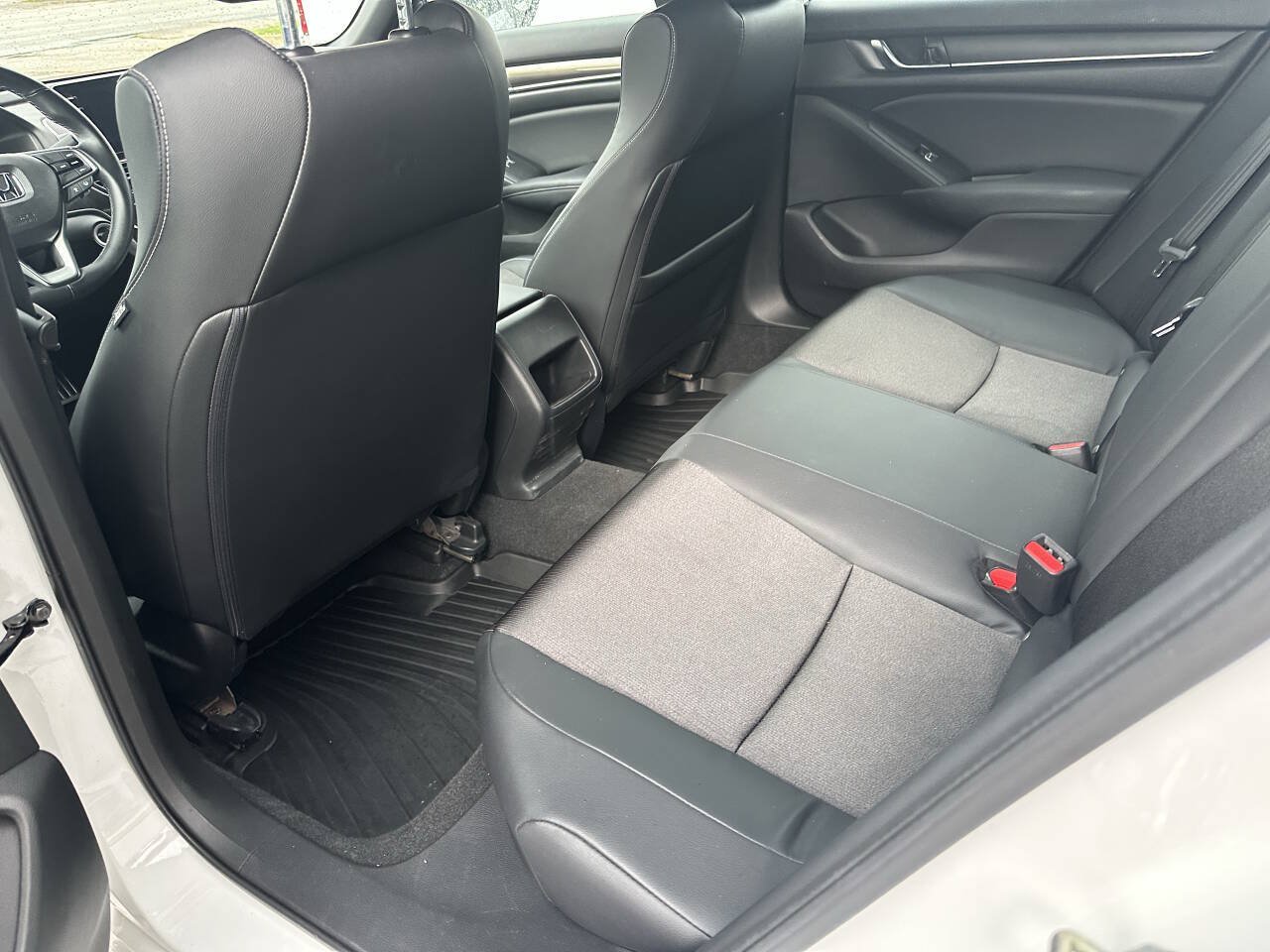 Used 2018 Honda Accord Sport image 15