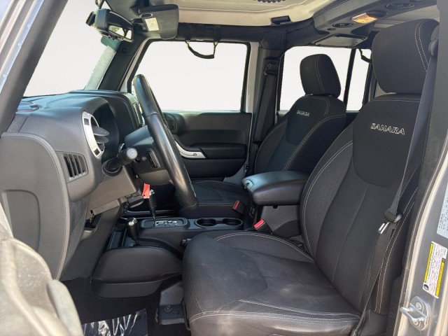 Used 2016 Jeep Wrangler Unlimited Sahara w/ Connectivity Group AWD/4WD image 10