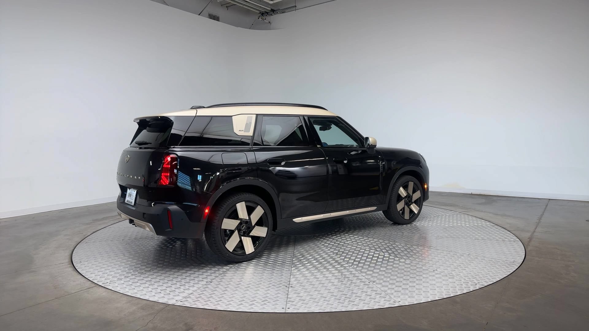 Certified 2026 MINI Cooper Countryman S w/ Comfort Package Max AWD/4WD image 3