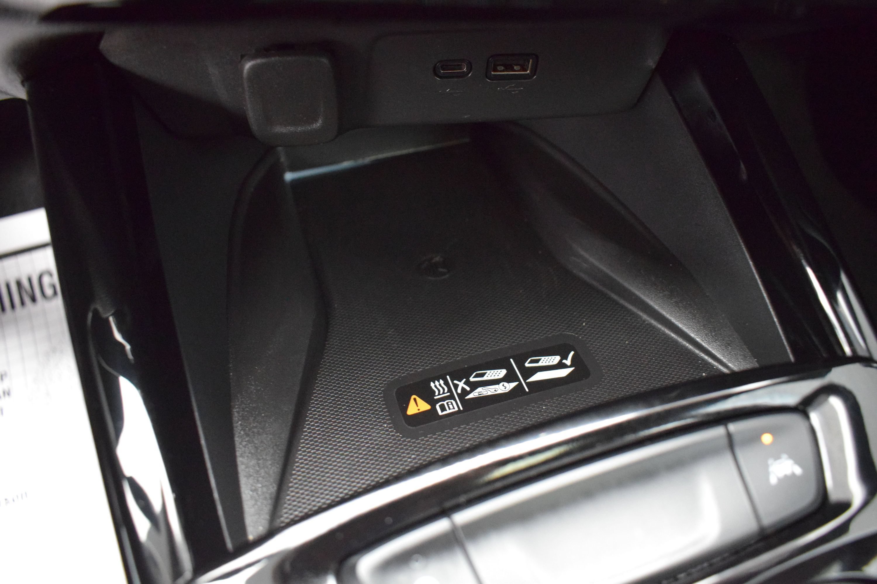 Used 2024 Chevrolet Trax RS w/ Sunroof Package FWD image 16