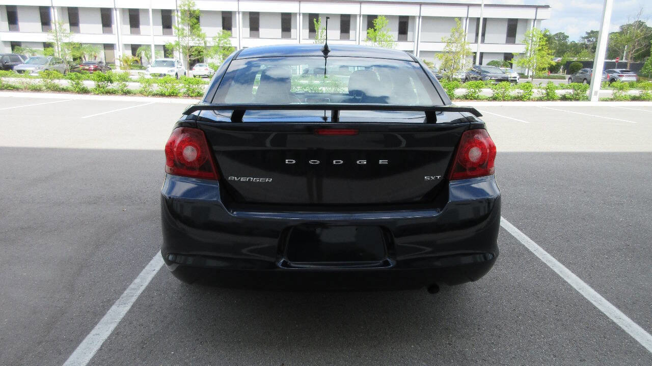 Used 2013 Dodge Avenger SXT w/ Rallye Appearance Group FWD image 4