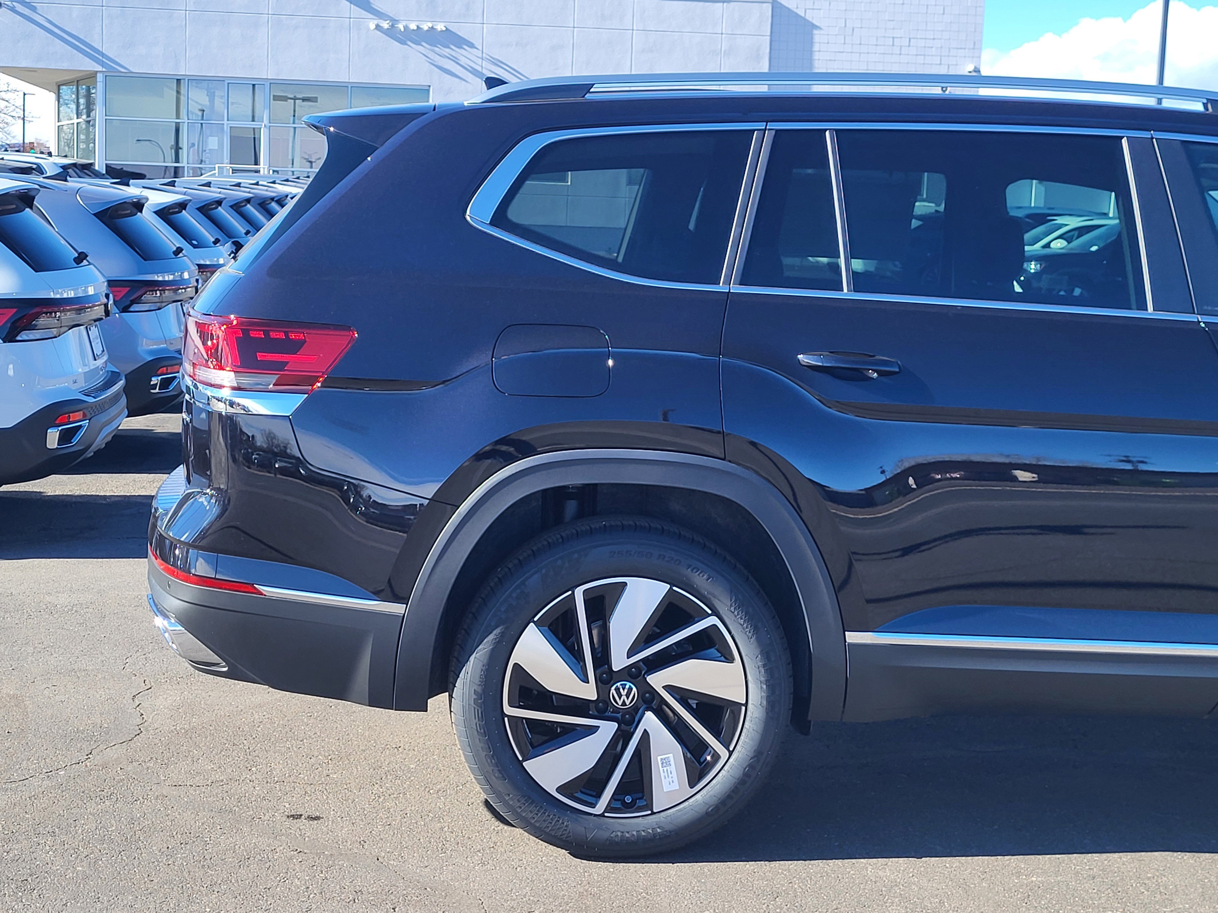 New 2026 Volkswagen Atlas SEL image 6