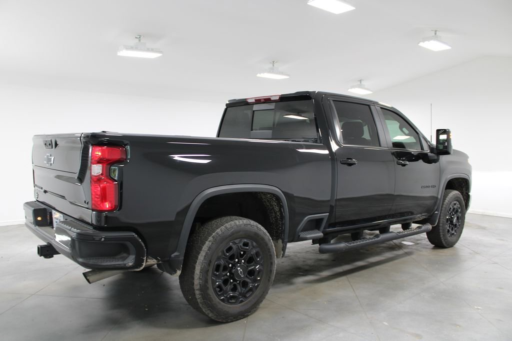 Used 2023 Chevrolet Silverado 2500 LT w/ Midnight Edition image 11