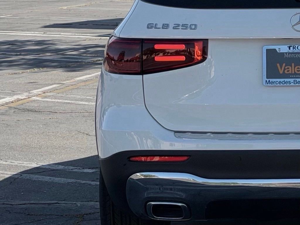 New 2026 Mercedes-Benz GLB 250 image 11
