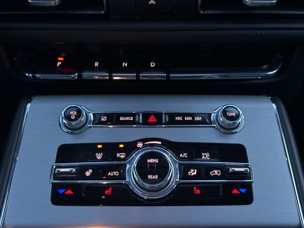 Used 2023 Lincoln Aviator AWD w/ Premium Package image 19