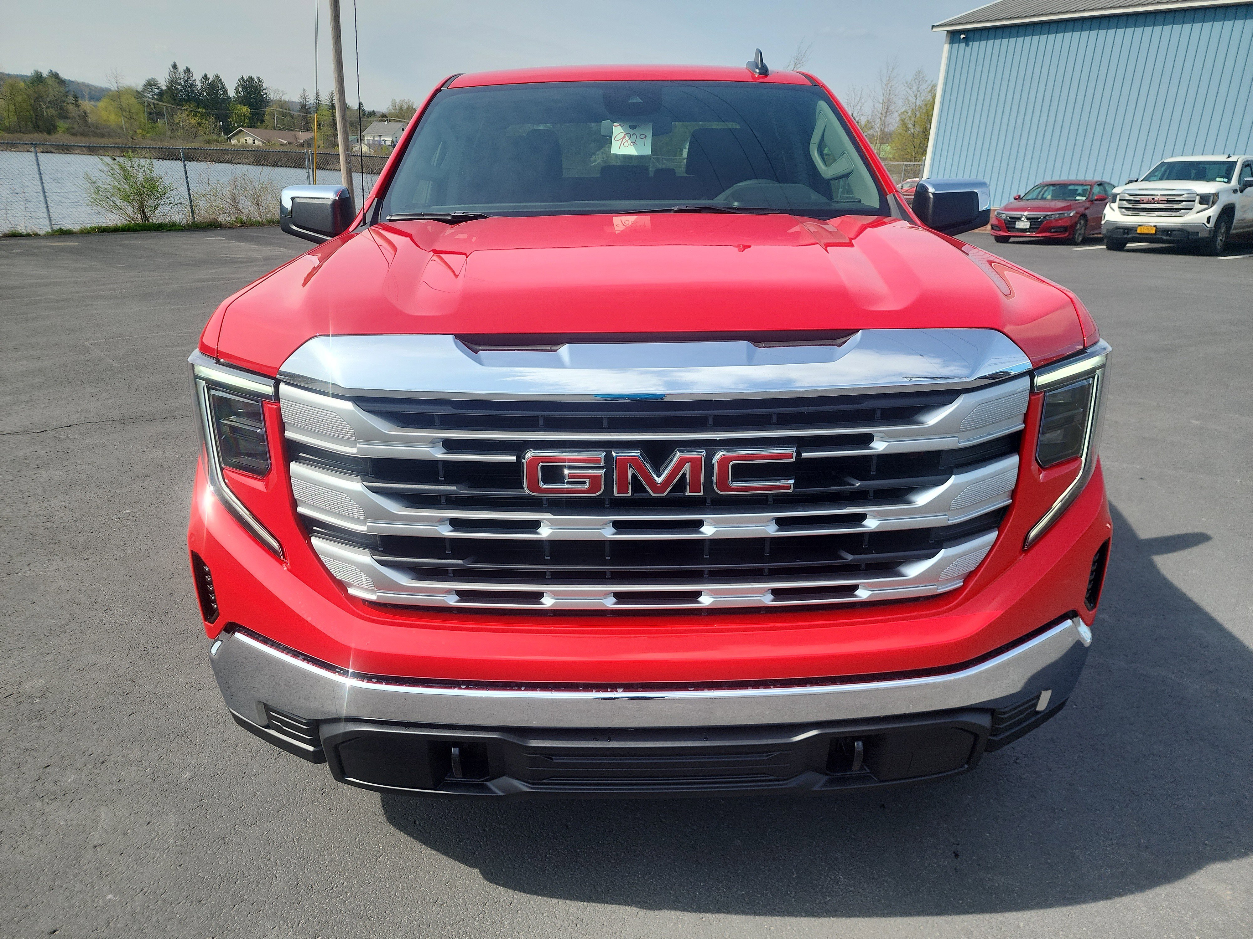 New 2025 GMC Sierra 1500 SLE w/ X31 Off-Road Package image 3