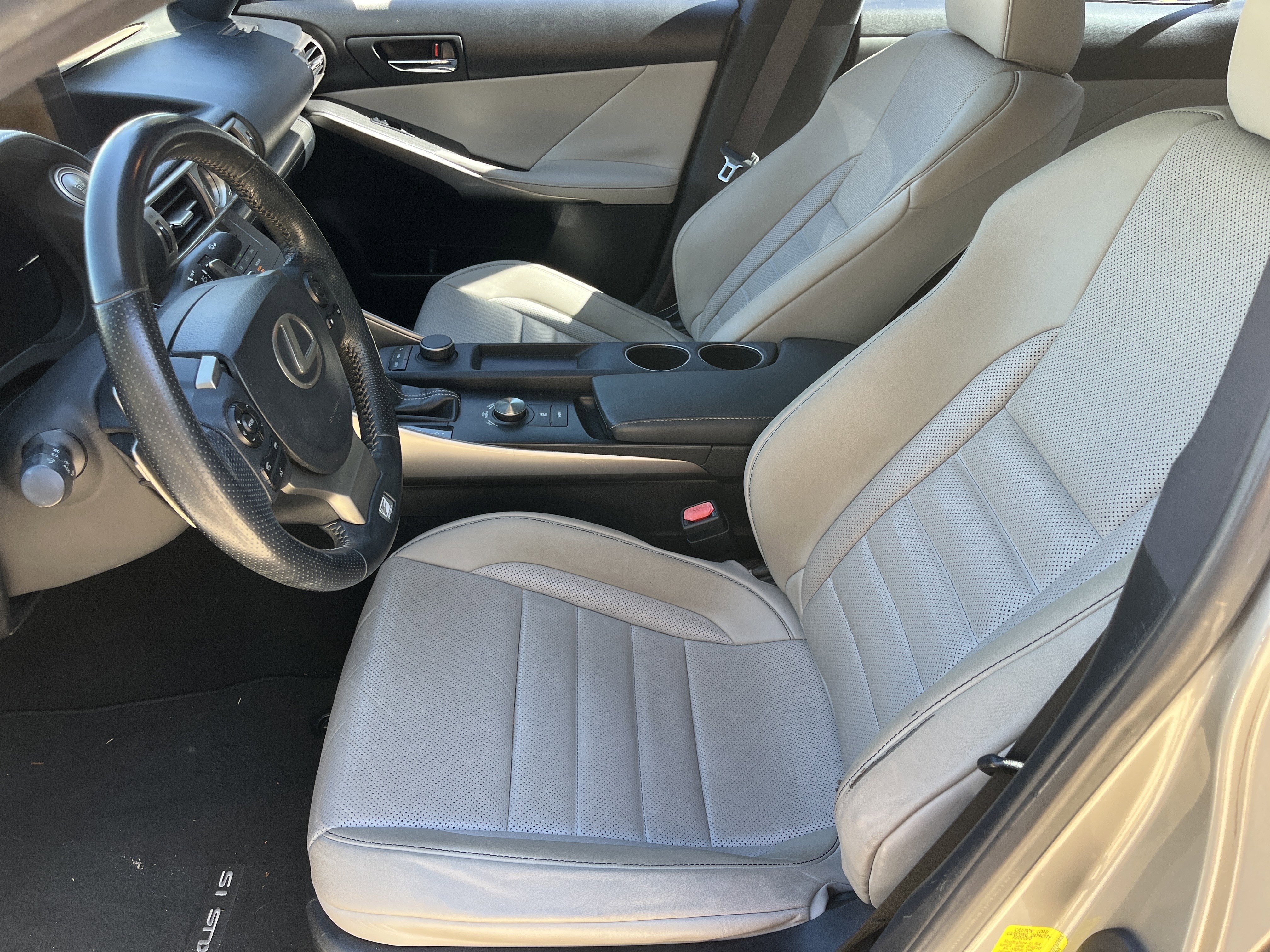 Used 2016 Lexus IS 200t image 19