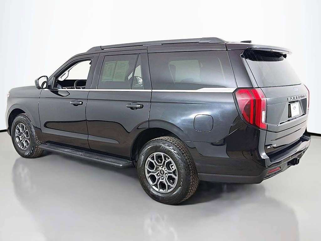 Used 2025 Ford Expedition Active image 9