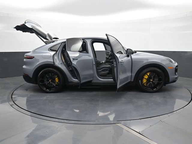 Certified 2022 Porsche Cayenne Turbo GT image 33