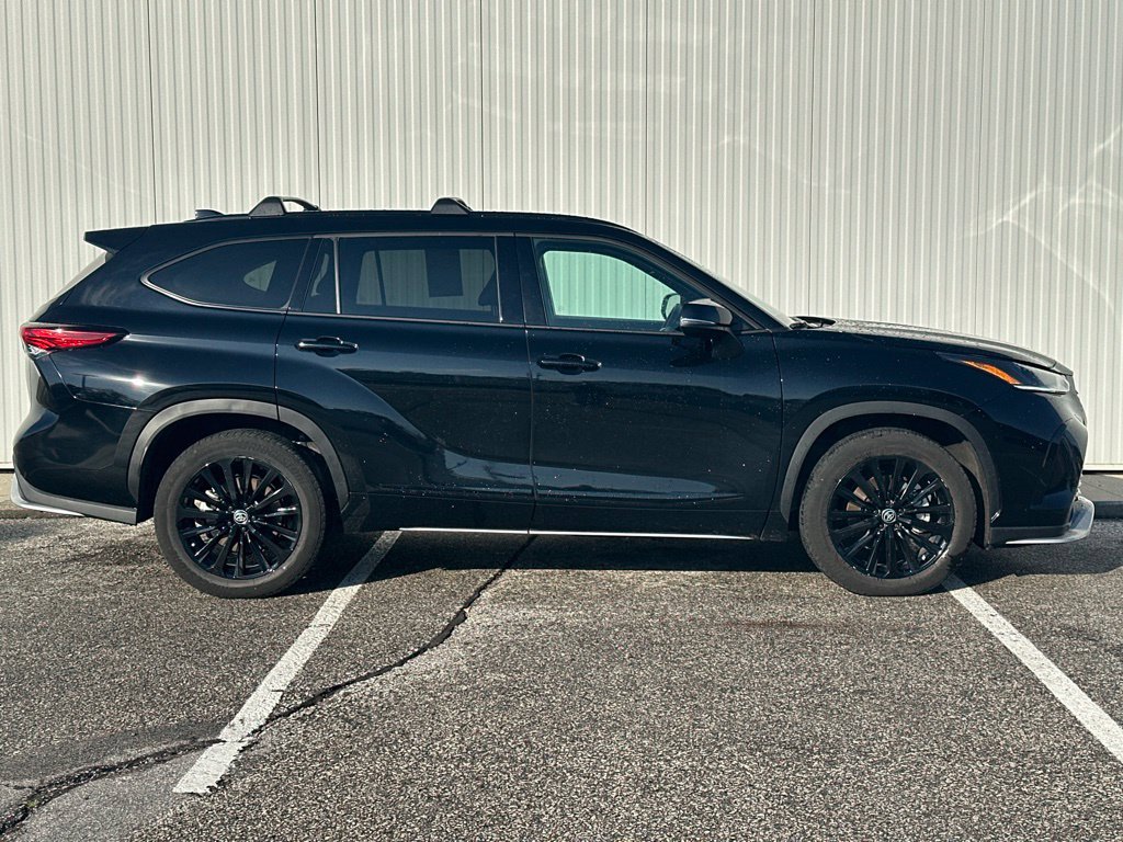 Used 2023 Toyota Highlander XSE AWD/4WD image 9