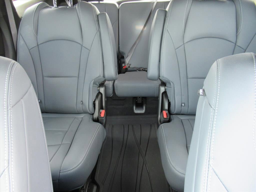 Used 2024 Buick Enclave Essence w/ Technology Package FWD image 29