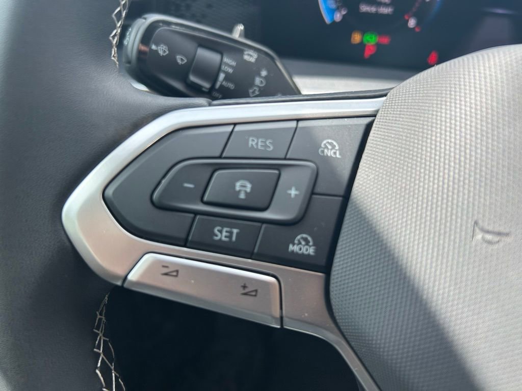 Used 2025 Volkswagen Tiguan S image 13