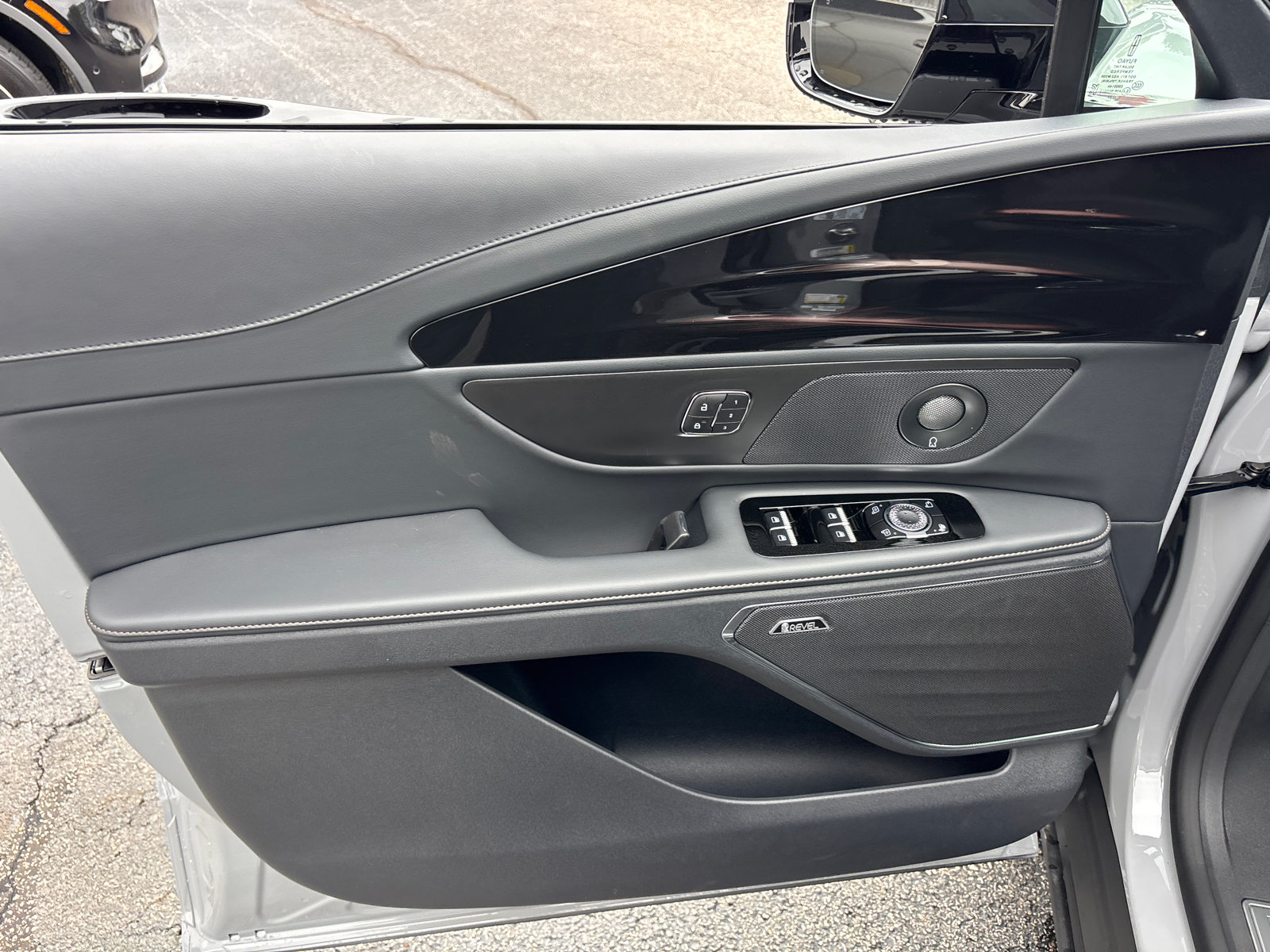 New 2026 Lincoln Nautilus Reserve AWD/4WD image 11