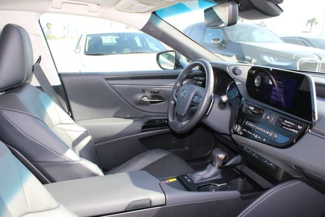 Certified 2025 Lexus ES 300h w/ Premium Package FWD image 5