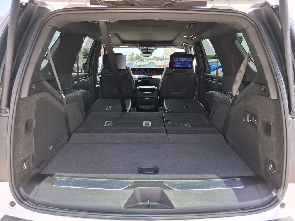 Used 2025 Cadillac Escalade Sport w/ Touring Package AWD/4WD image 6