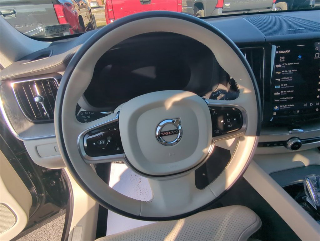 Used 2024 Volvo XC60 B5 Ultimate image 15