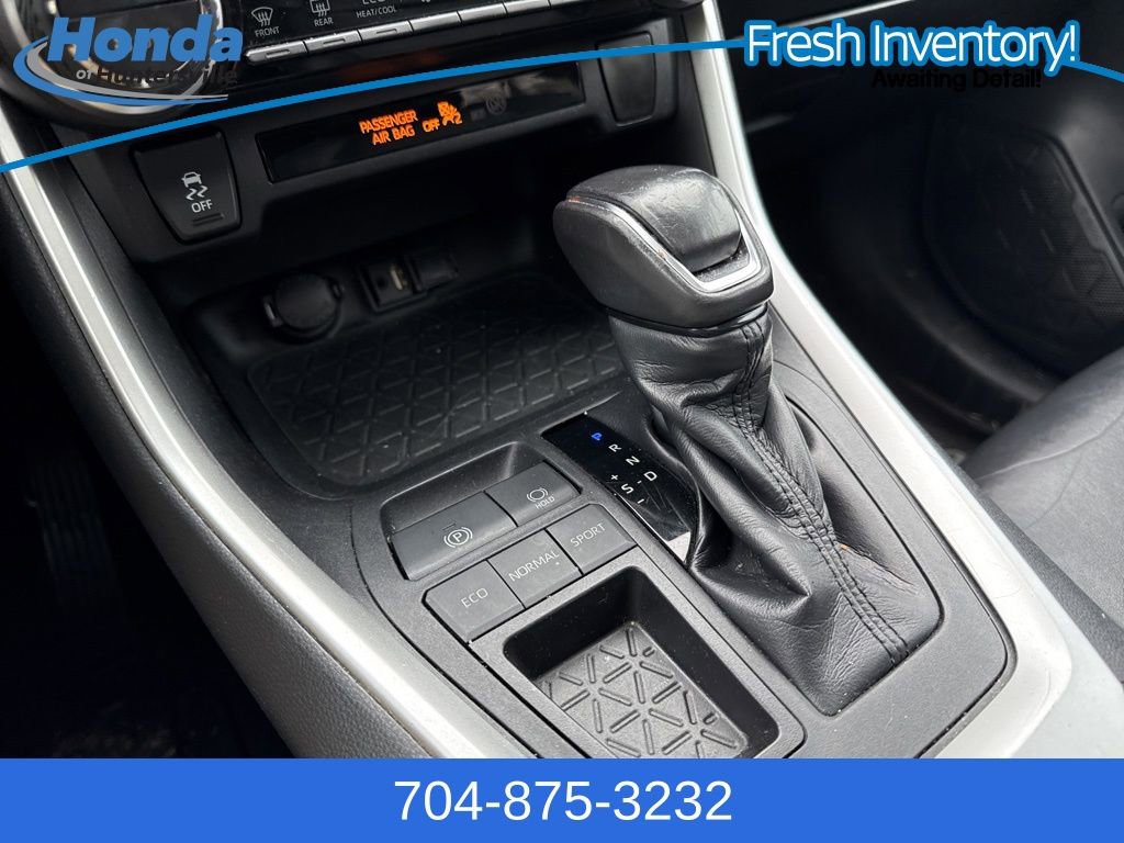 Used 2019 Toyota RAV4 XLE Premium image 31