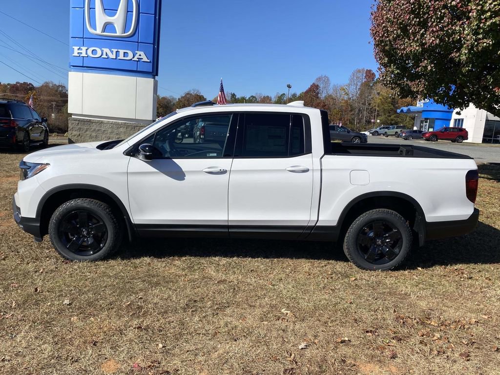 New 2026 Honda Ridgeline Black Edition image 2