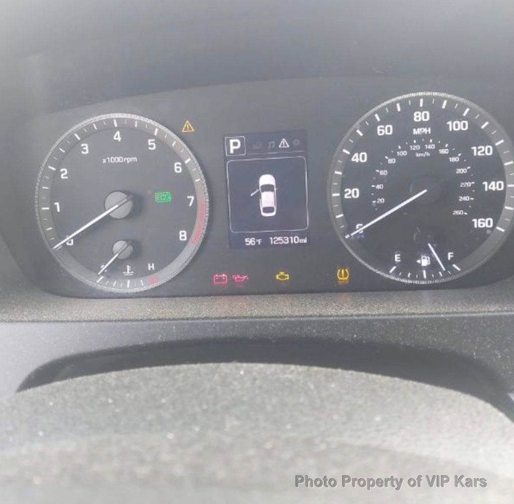 Used 2020 Nissan Versa S image 19