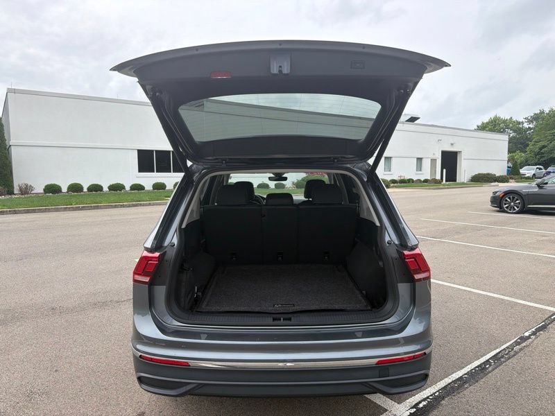 Used 2024 Volkswagen Tiguan SE AWD/4WD image 9