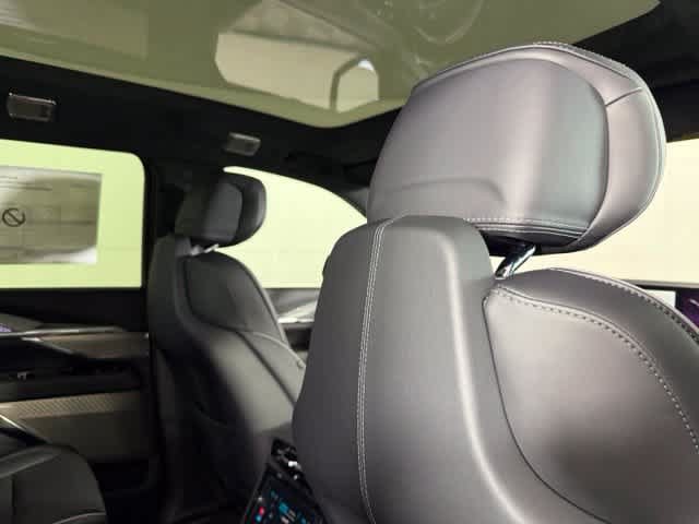 New 2026 Cadillac Escalade IQL Sport 2 w/ LPO, ONYX Package AWD/4WD image 29