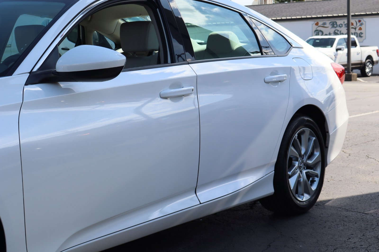 Used 2018 Honda Accord LX image 10