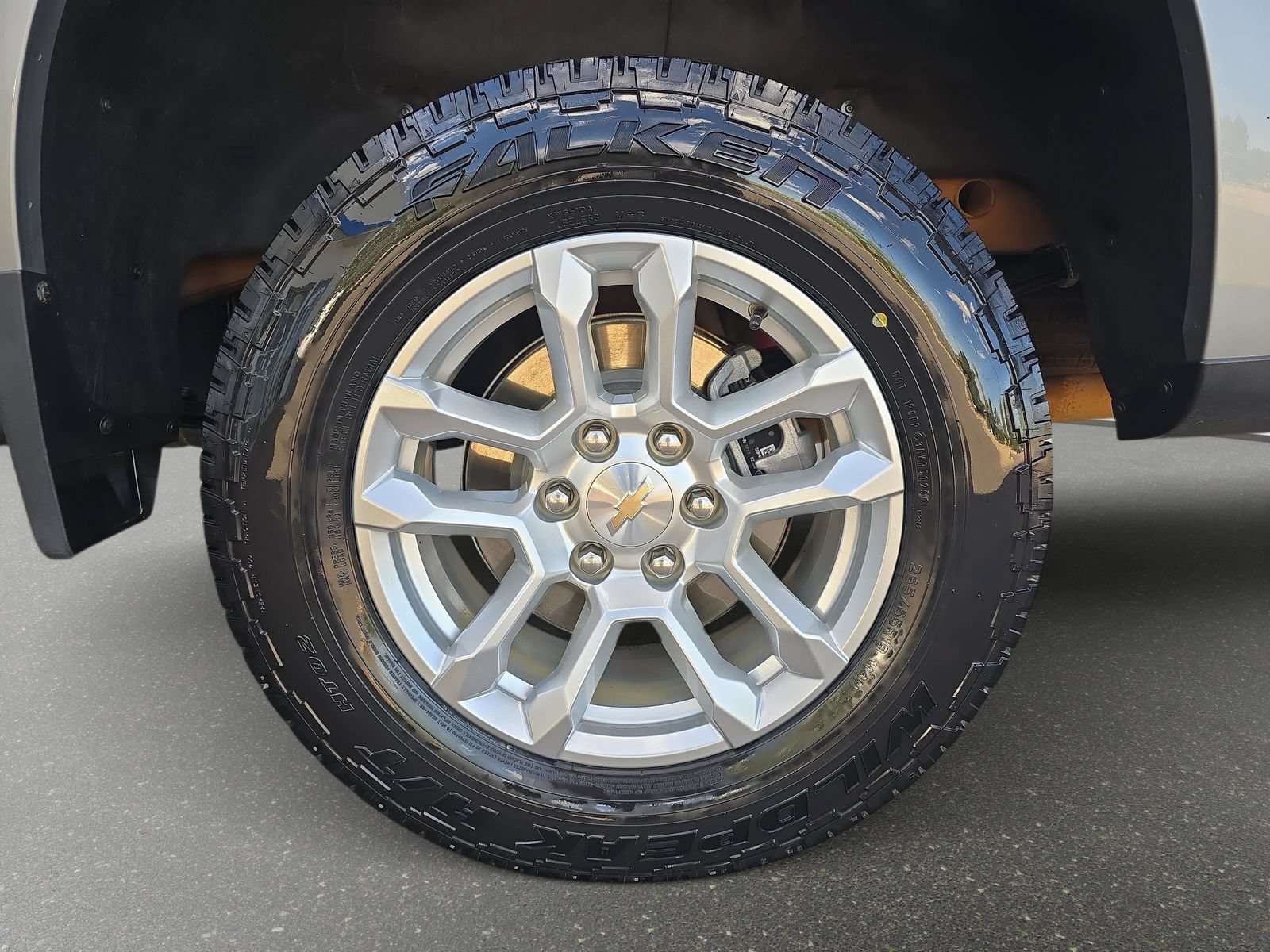 Used 2024 Chevrolet Silverado 1500 LT AWD/4WD image 31
