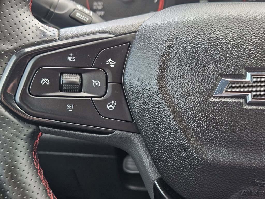 Used 2025 Chevrolet Trax RS w/ Sunroof Package FWD image 35