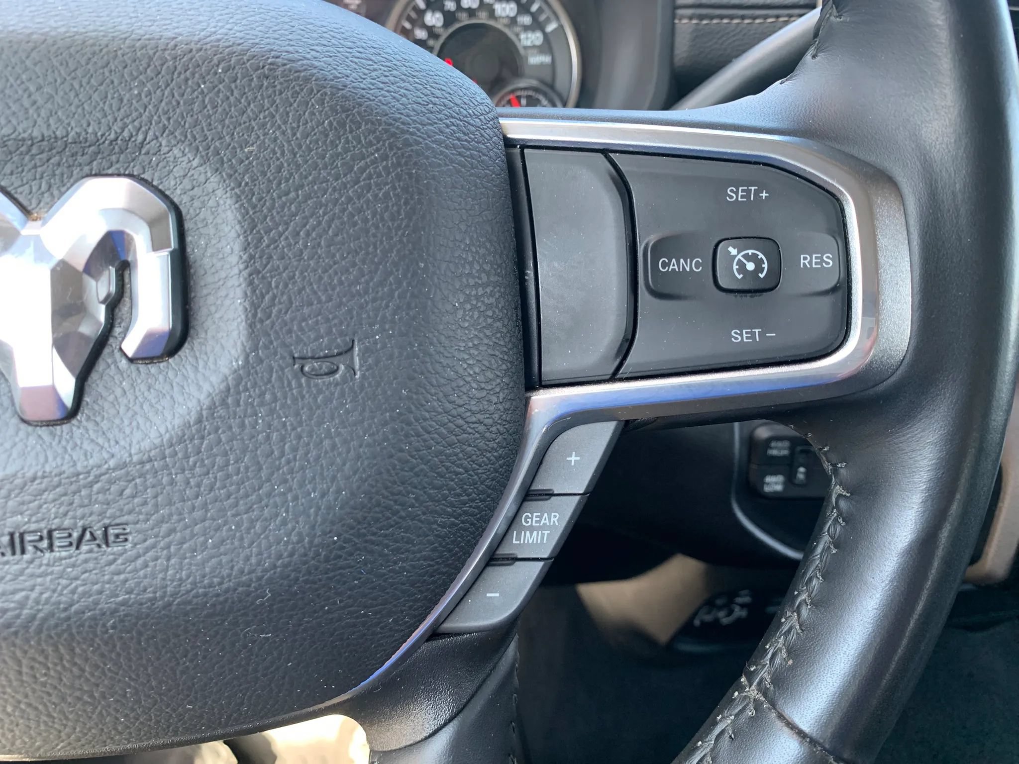 Used 2024 RAM 2500 Laramie AWD/4WD image 14