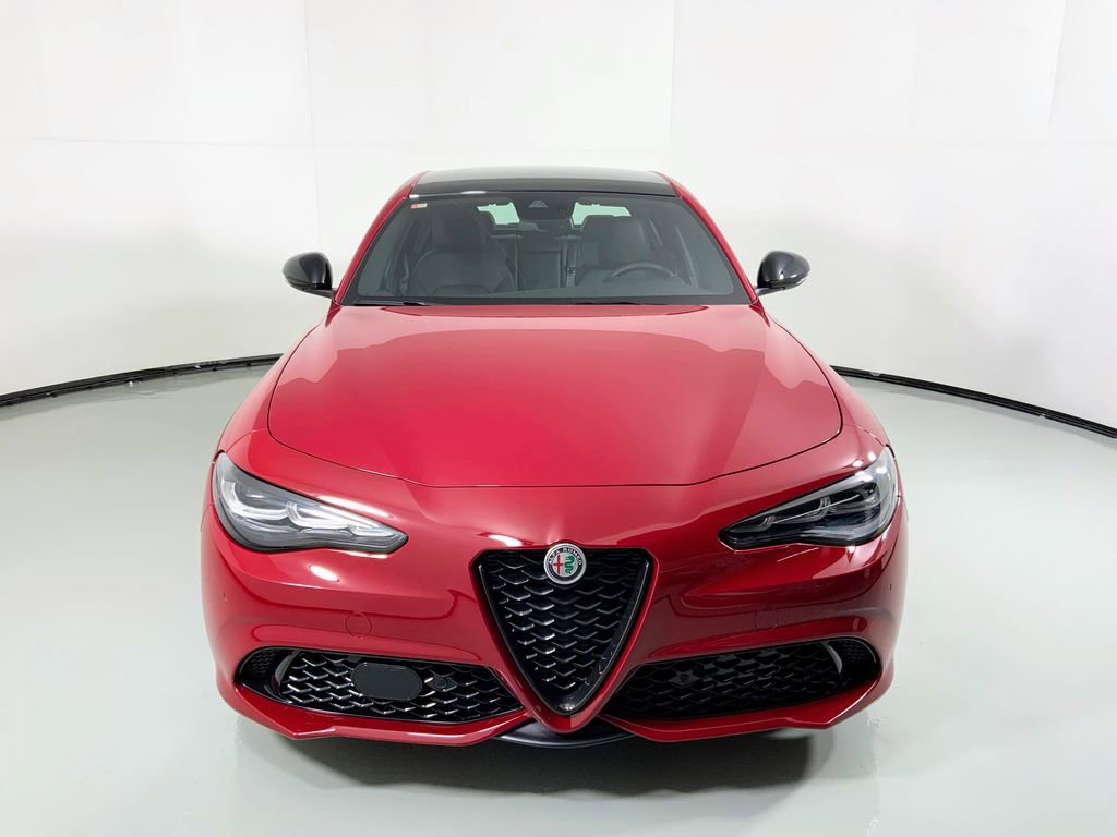 Used 2024 Alfa Romeo Giulia Sprint AWD/4WD image 3