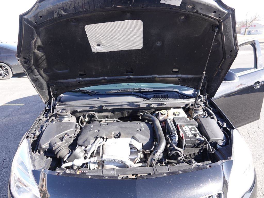 Used 2017 Buick Regal Sport Touring image 40