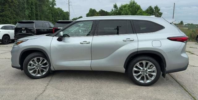 Used 2023 Toyota Highlander Limited AWD/4WD image 14
