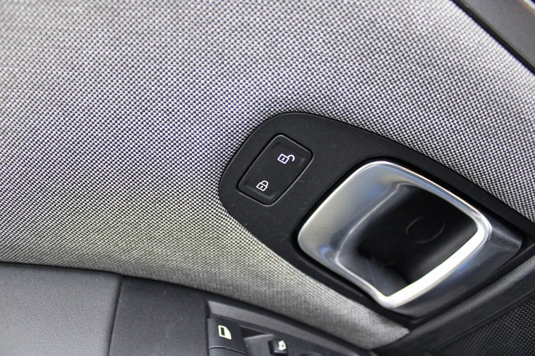 Used 2018 BMW i3 94Ah w/Range Extender image 15