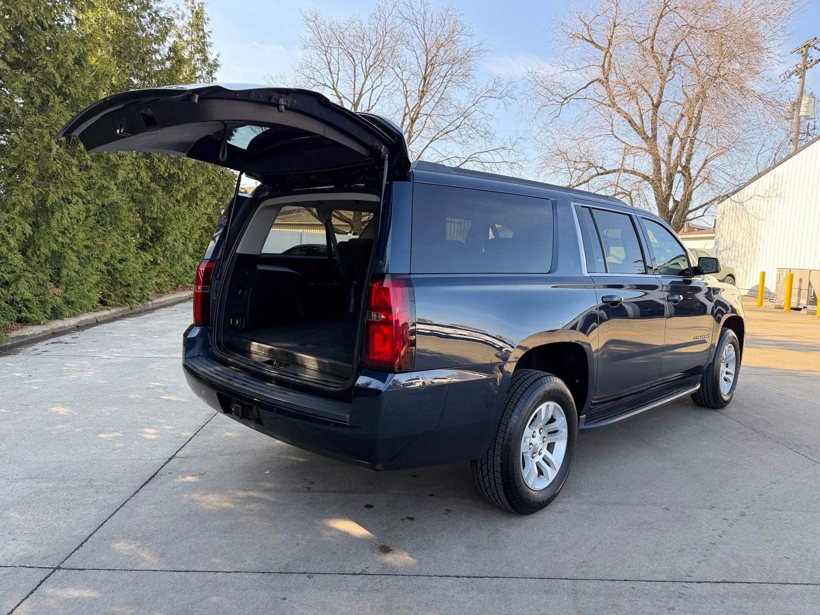 Used 2019 Chevrolet Suburban LS image 33