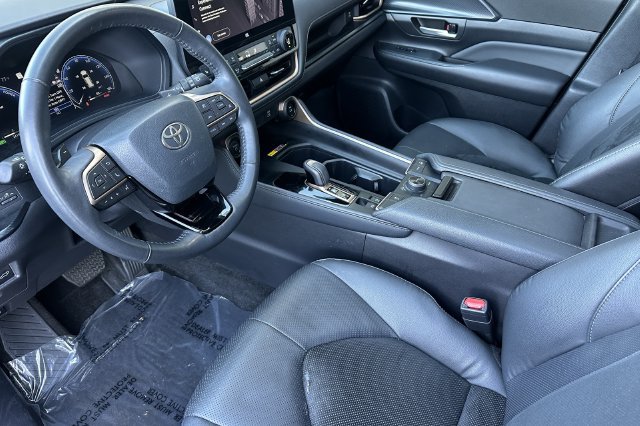 Used 2025 Toyota Grand Highlander AWD Hybrid image 10