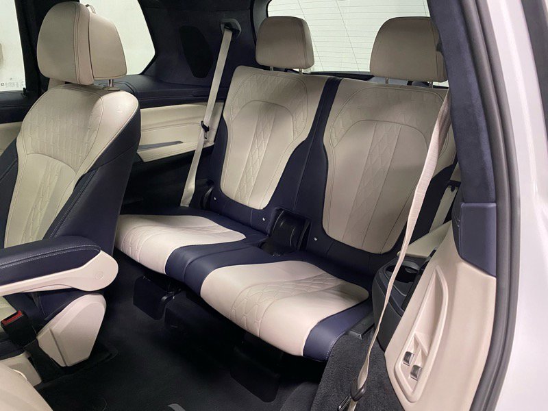 Used 2022 BMW ALPINA XB7 image 21