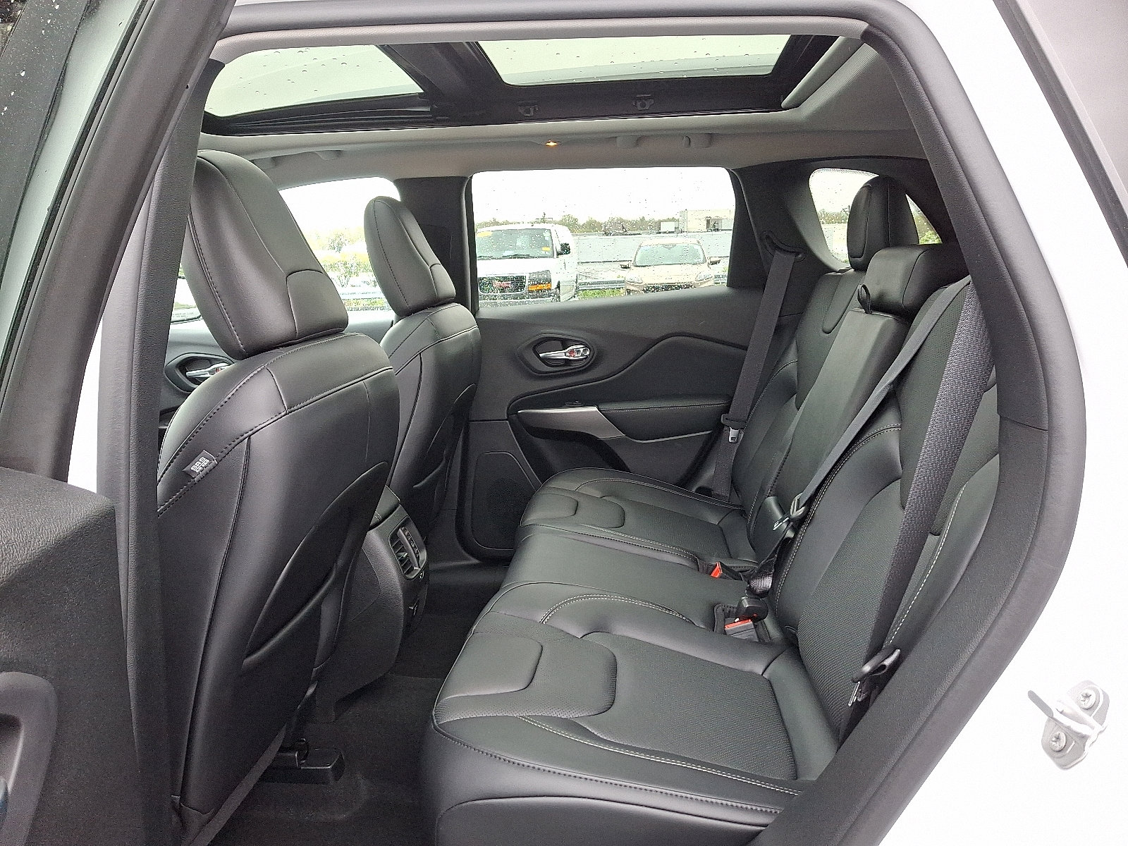 Certified 2021 Jeep Cherokee Latitude Lux w/ Sun & Sound Group image 10