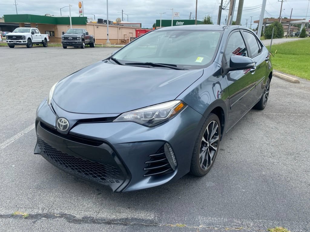 Used 2017 Toyota Corolla SE w/ Body Protection Package FWD image 3