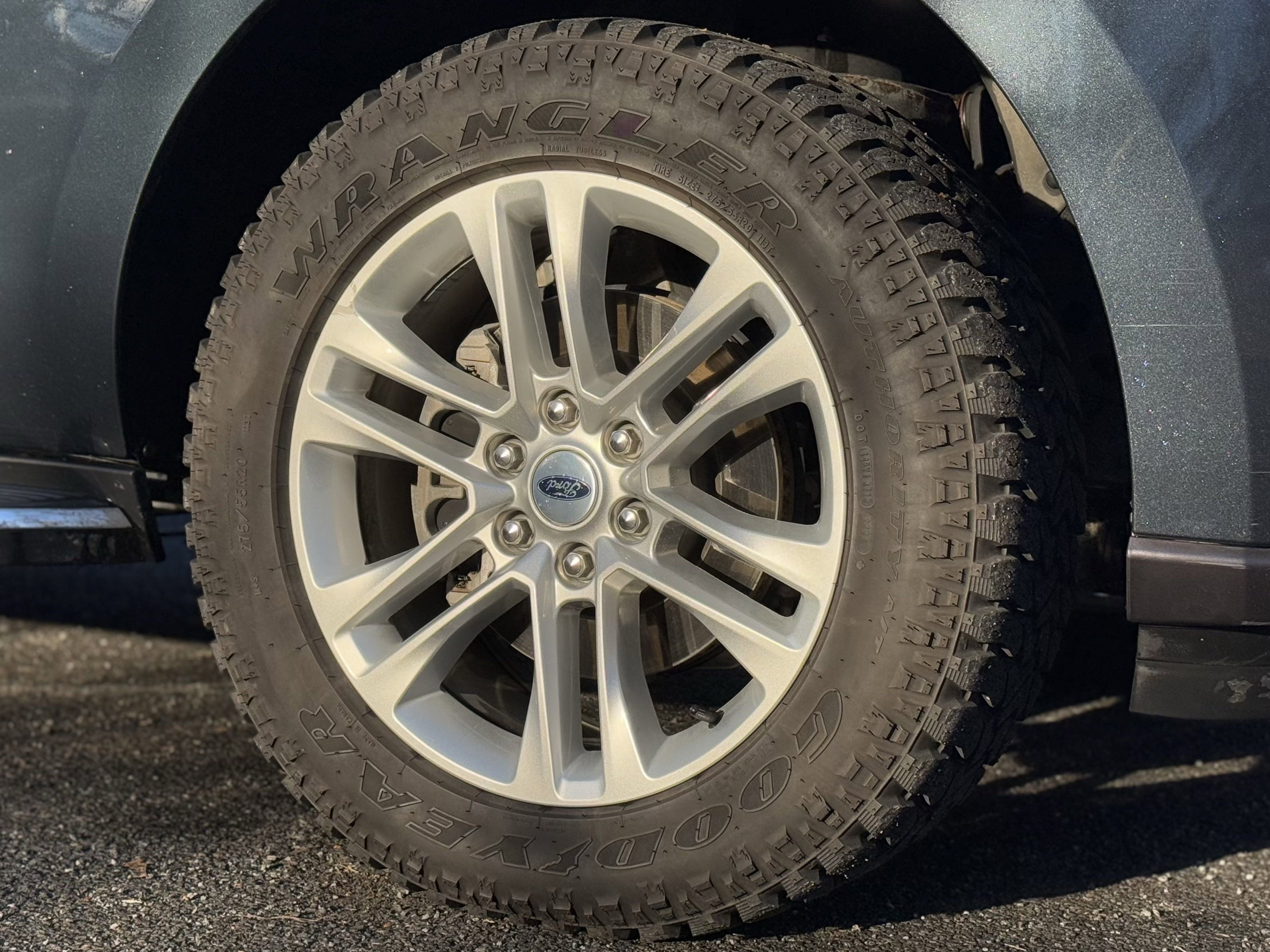 Used 2023 Ford Expedition Max XLT image 12