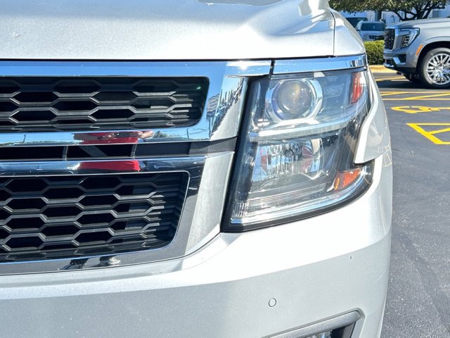 Used 2015 Chevrolet Suburban LT w/ Luxury Package AWD/4WD image 4