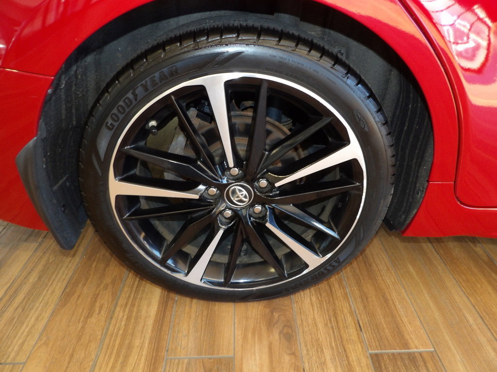 Used 2019 Toyota Camry XSE image 5