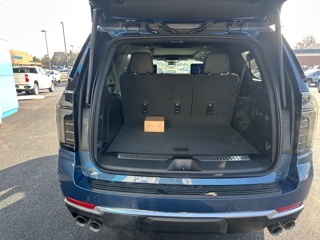 New 2026 Chevrolet Suburban Premier image 20