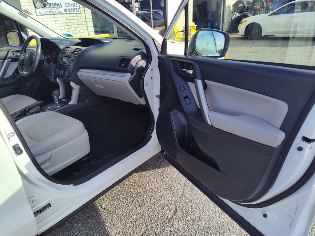 Used 2015 Subaru Forester 2.5i Limited image 19