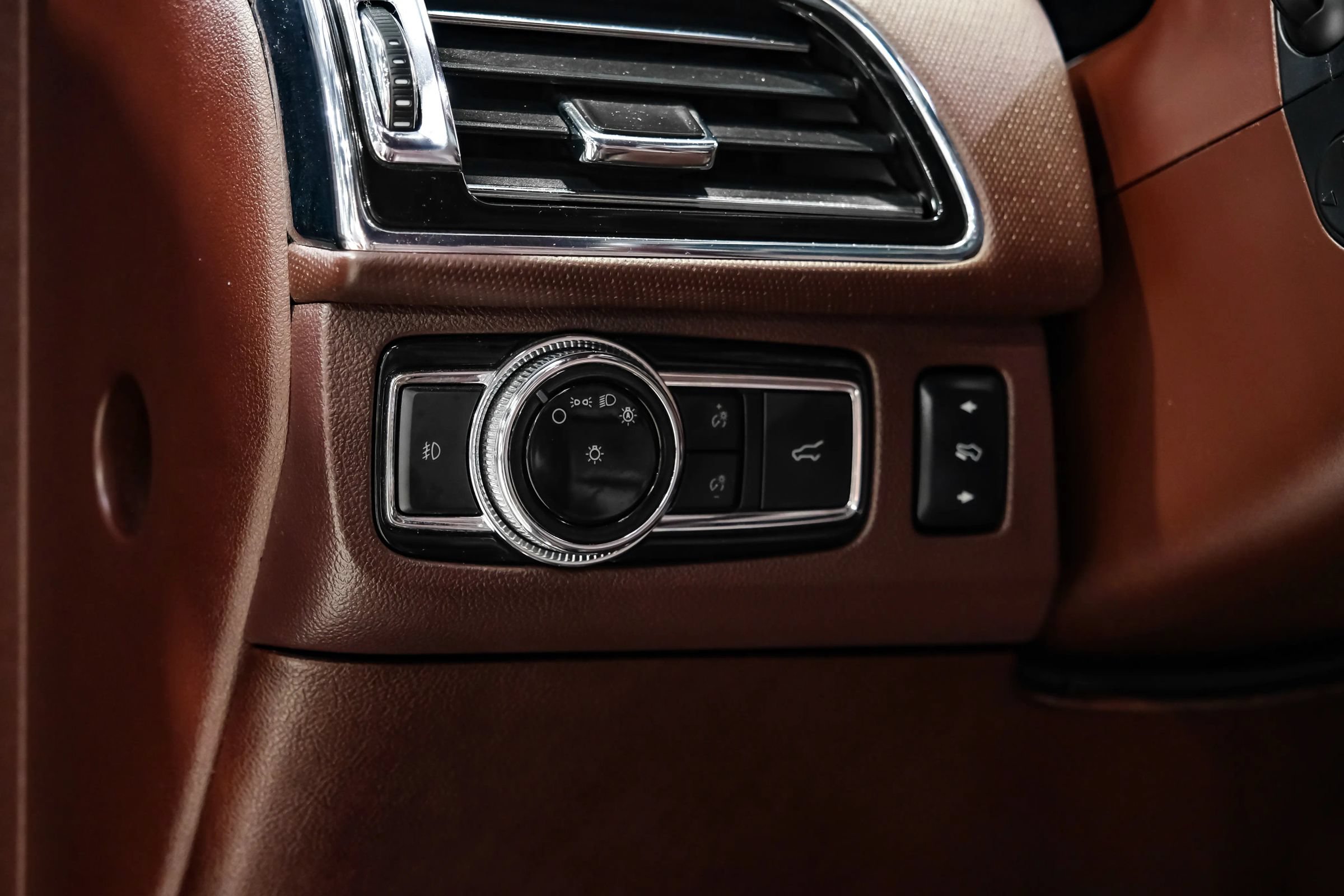 Used 2018 Lincoln Navigator Black Label w/ Cargo Package AWD/4WD image 27