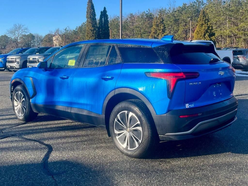 New 2025 Chevrolet Blazer EV LT AWD/4WD image 3